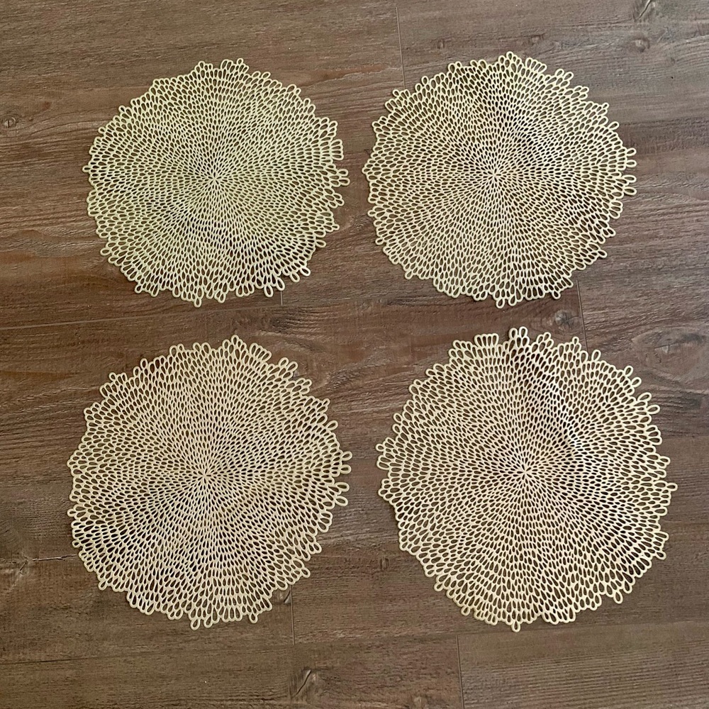Mainstays Blossom floral viny table placemats